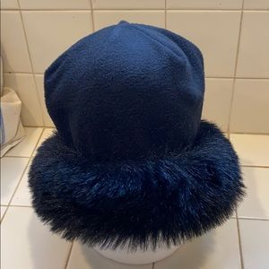 Black Everitt Winter bucket style hat in good condition